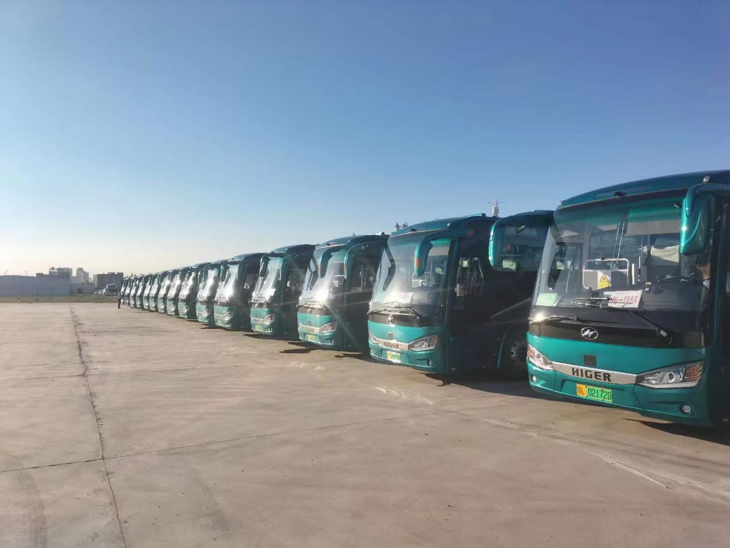 新年快乐！打开2023的门，我们携手向未来进发……